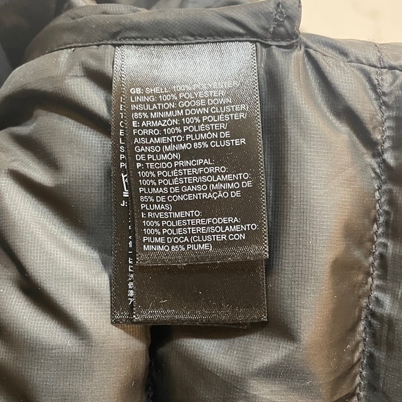 The North Face Men's Trevail Black lightweight Puffer Jacket in size medium - Picture 5 of 10